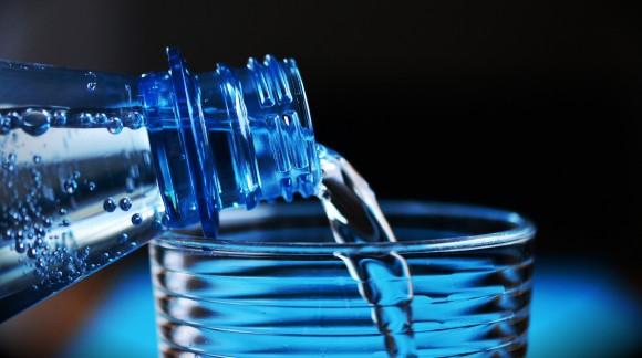 Aumenta el consumo de agua, los españoles consumen 60,71 litros de agua por persona y año